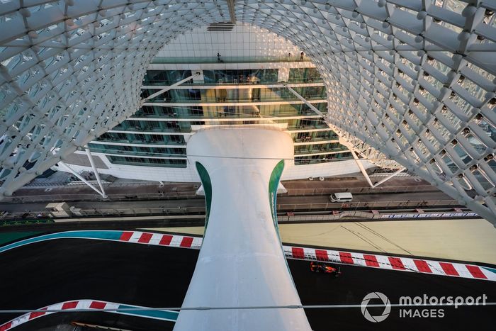 Max Verstappen, Red Bull Racing RB16B