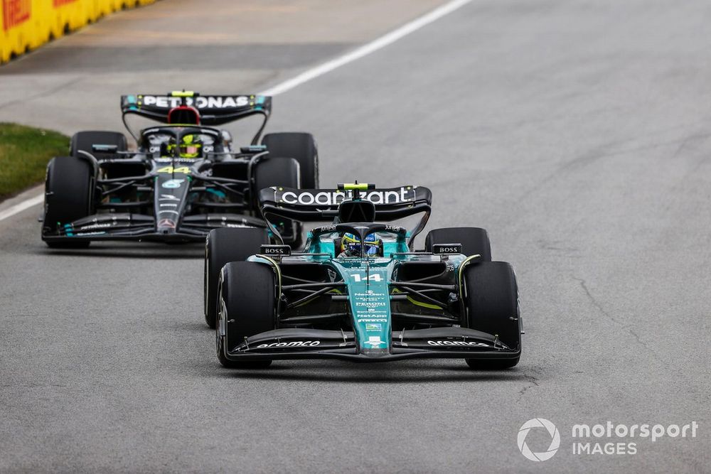 Fernando Alonso, Aston Martin AMR23, Lewis Hamilton, Mercedes F1 W14