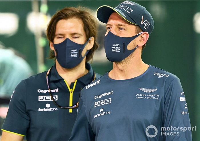 Sebastian Vettel, Aston Martin AMR21 