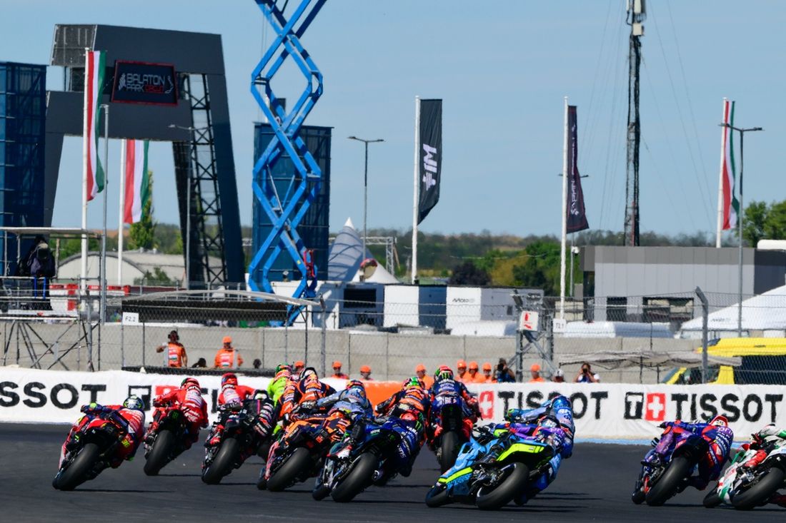 Start wyścigu MotoGP w Balaton Park.