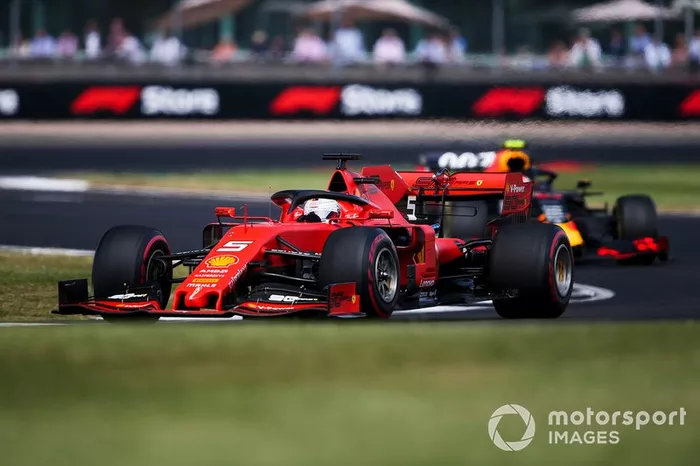 Sebastian Vettel, Ferrari SF90, Pierre Gasly, Red Bull Racing RB15