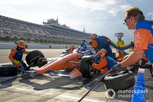 Scott Dixon, Chip Ganassi Racing Honda pit stop