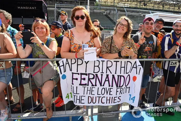 Fernando Alonso, Alpine F1 Team, aficionados