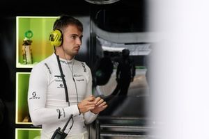 #93 Peugeot Totalenergies Peugeot 9X8: Nico Muller