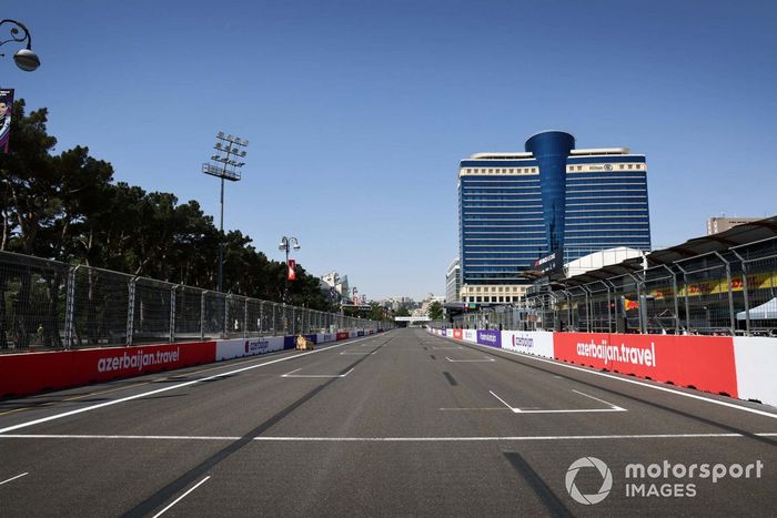 La recta de meta del circuito de Bakú
