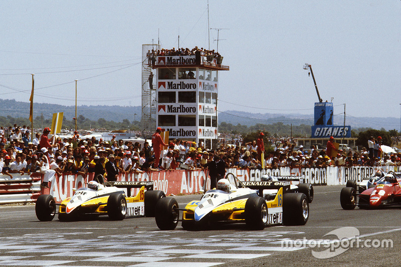 Start: René Arnoux, Renault RE30B, Alain Prost, Renault RE30B lider