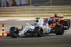 Felipe Massa, Williams FW40; Kimi Räikkönen, Ferrari SF70H