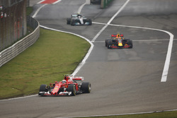 Кімі Райкконен, Ferrari SF70H,Макс Ферстаппен, Red Bull Racing RB13, Валттері Боттас, Mercedes AMG F