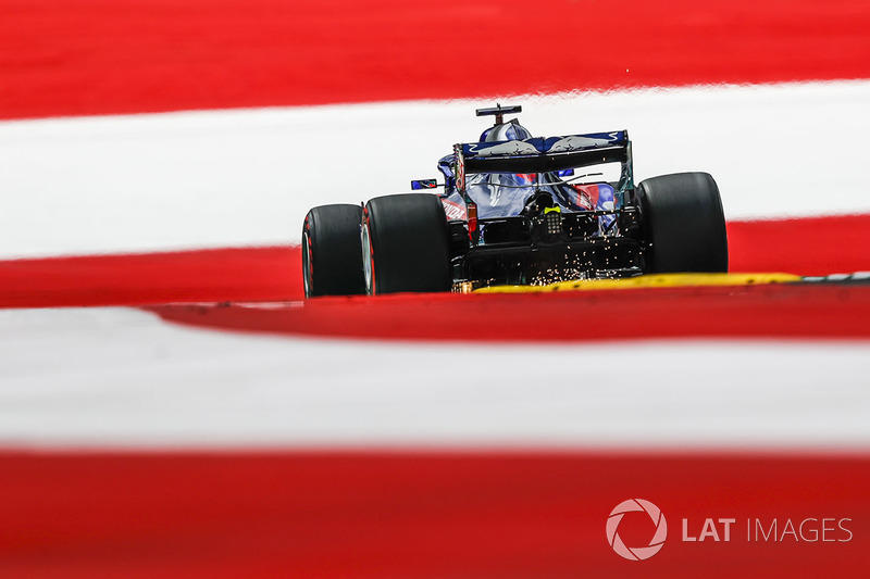 Brendon Hartley, Scuderia Toro Rosso STR13 sparks