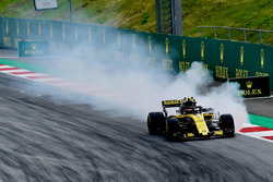 Carlos Sainz Jr., Renault Sport F1 Team R.S. 18 locks up
