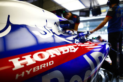 Brendon Hartley, Toro Rosso STR13, Honda logosu