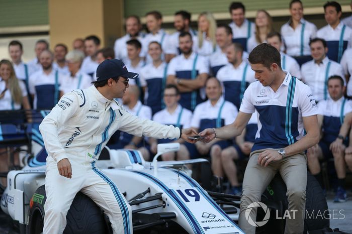 Felipe Massa, Williams y Paul di Resta, Williams en la foto del equipo