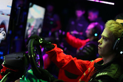Участник McLaren World's Fastest Gamer