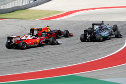 Lewis Hamilton, Mercedes AMG F1 W07 Hybrid, Daniel Ricciardo, Red Bull Racing RB12, Nico Rosberg, Me