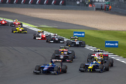 Sergio Canamasas, Carlin devance Nicholas Latifi, DAMS