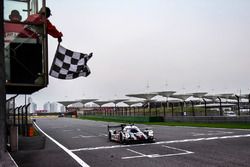 Race winners #1 Porsche Team Porsche 919 Hybrid: Timo Bernhard, Mark Webber, Brendon Hartley