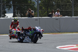 Андреа Янноне, Ducati Team и Хорхе Лоренсо, Yamaha Factory Racing crash