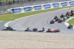 Sturz: Jack Miller, Marc VDS Racing Honda, Alvaro Bautista, Aprilia Racing Team Gresini, und Loris B