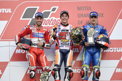 Подіум: переможець гонки Марк Маркес, Repsol Honda Team, друге місце Андреа Довіціозо, Ducati Team,