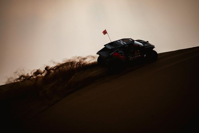 #299 The Dacia Sandriders Dacia: Nasser Al-Attiyah, Fabian Lurquin