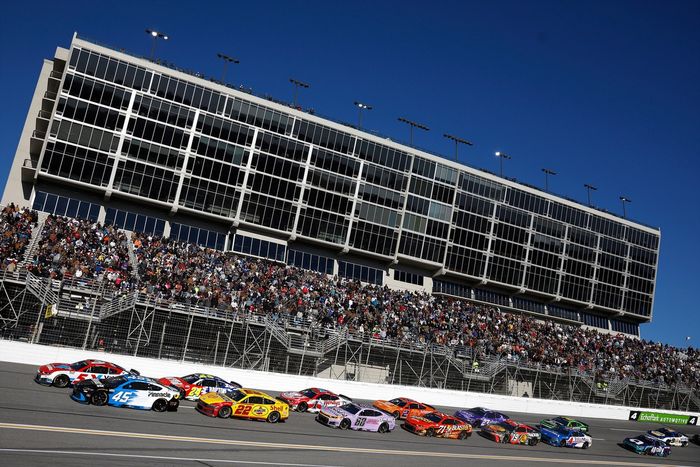 Kyle Larson, Hendrick Motorsports, Tyler Reddick, 23XI Racing