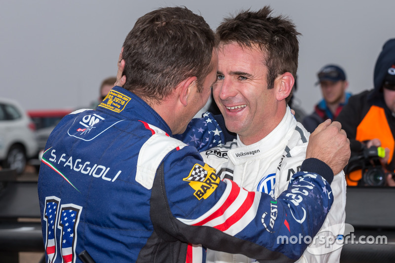 Il vincitore #94 Romain Dumas, Volkswagen I.D. R Pikes Peak, Simone Faggioli