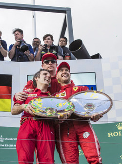 Inaki Rueda, Ferrari Race Strategist, Sebastian Vettel, Ferrari and Kimi Raikkonen, Ferrari celebrat
