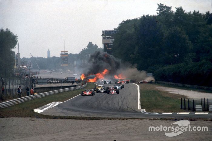 Italian GP 1978  arrancada accidente de Ronnie Peterson