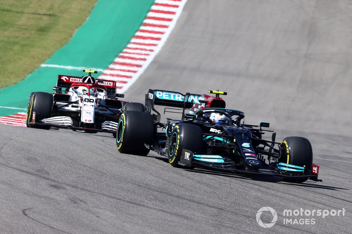 Valtteri Bottas, Mercedes W12, Antonio Giovinazzi, Alfa Romeo Racing C41