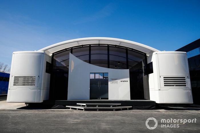 Motorhome Aston Martin