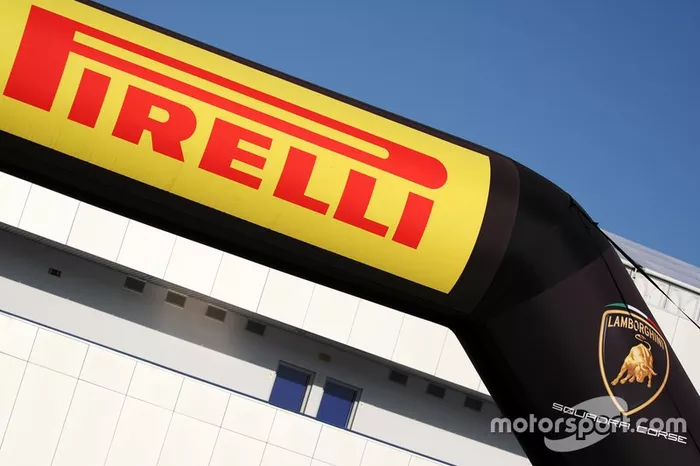 Insegna Pirelli