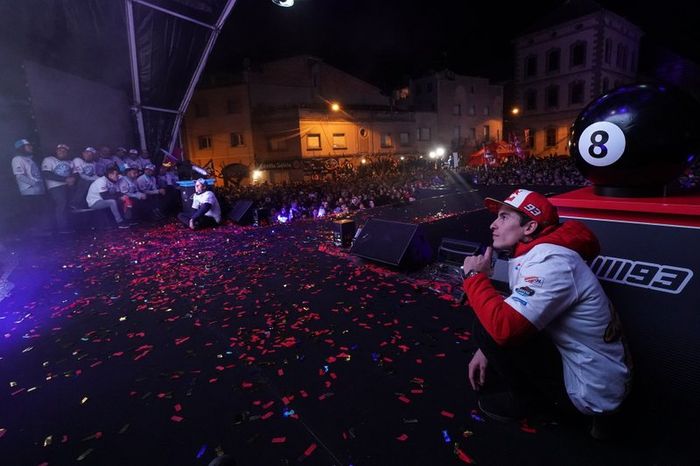 Marc Márquez y su hermano Álex celebran sus títulos de campeones 2019 en Cervera