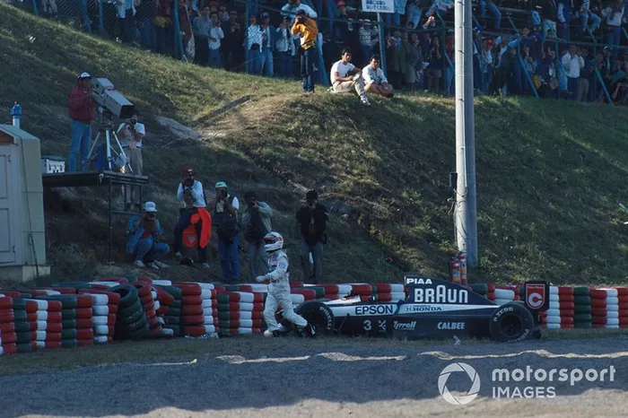 Satoru Nakajima, Tyrrell 020 retires after an accident
