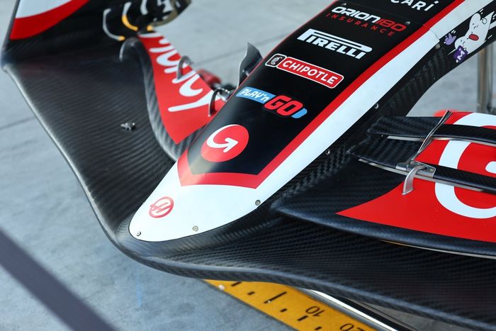 Detalle del morro del Haas VF-24
