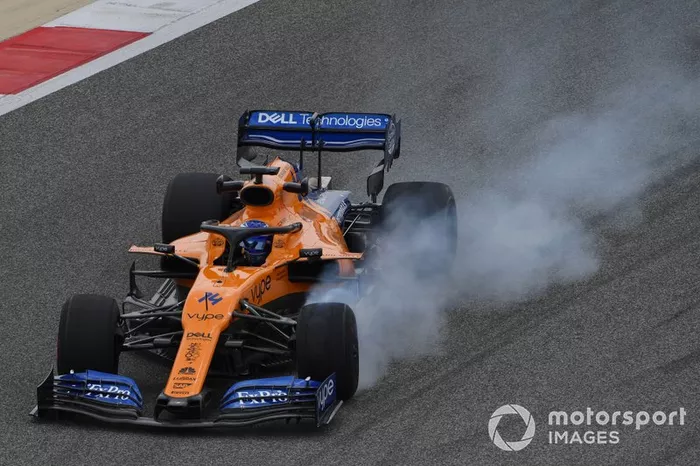 Fernando Alonso, McLaren MCL34, bloquea
