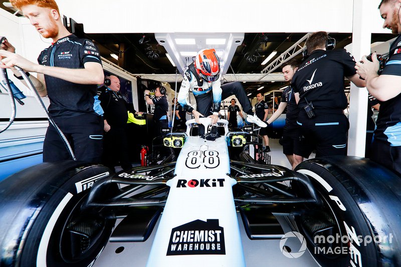 Robert Kubica, Williams Racing, s'installe dans sa Williams