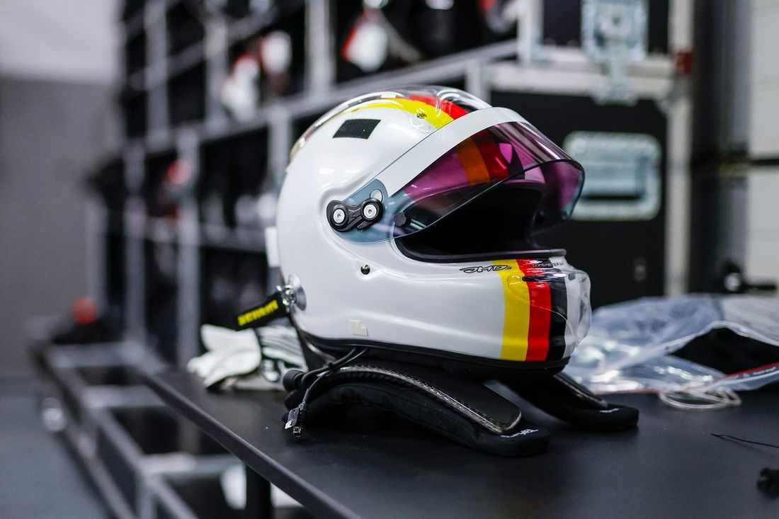 Casco de Sebastian Vettel, Porsche 963