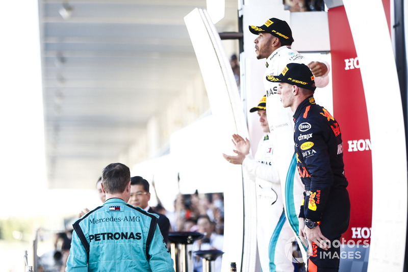 Valtteri Bottas, Mercedes AMG F1, Lewis Hamilton, Mercedes AMG F1, y Max Verstappen, Red Bull Racing