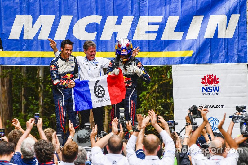 Чемпіони світу 2018 Себастьян Ож'є та Жюльєн Інграссія, Ford Fiesta WRC, M-Sport Ford, та Малкольм Вілсон