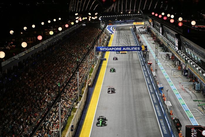 Esteban Ocon, Haas F1 Team, Gabriel Bortoleto, Sauber