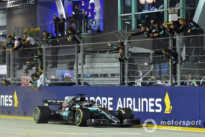 Ganador de la carrera Lewis Hamilton, Mercedes-AMG F1 W09