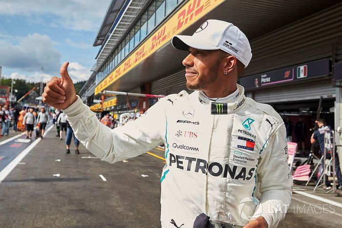 Ganador de la pole Lewis Hamilton, Mercedes AMG F1