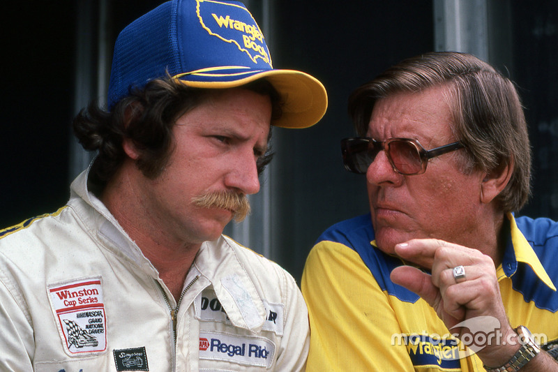 Dale Earnhardt und Bud Moore