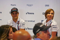 (L naar R): Felipe Massa, Williams en Claire Williams, Williams gedeputeerd teambaas, Felipe kondigt