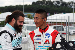 Stefano Comini, Leopard Racing, Volkswagen Golf GTI TCR e Kevin Tse Wing Kin, TeamWork Motorsport, Volkswagen Golf GTI TCR