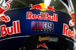 Carlos Sainz Jr., Scuderia Toro Rosso rinde homenaje a Luis Salom