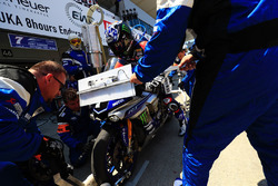 Boxenstopp: #7 YART Yamaha Official EWC Team: Broc Parkes, Marvin Fritz, Ivan Silva