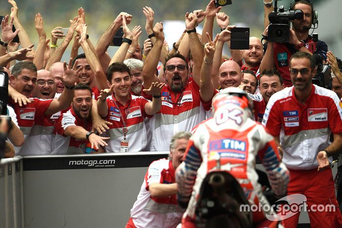 Ganador de la carrera Andrea Dovizioso, Ducati Team