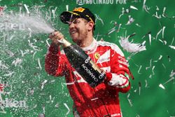 Sebastian Vettel, Ferrari celebra il terzo posto sul podio