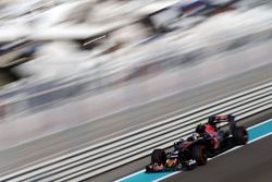 Carlos Sainz Jr., Scuderia Toro Rosso STR11